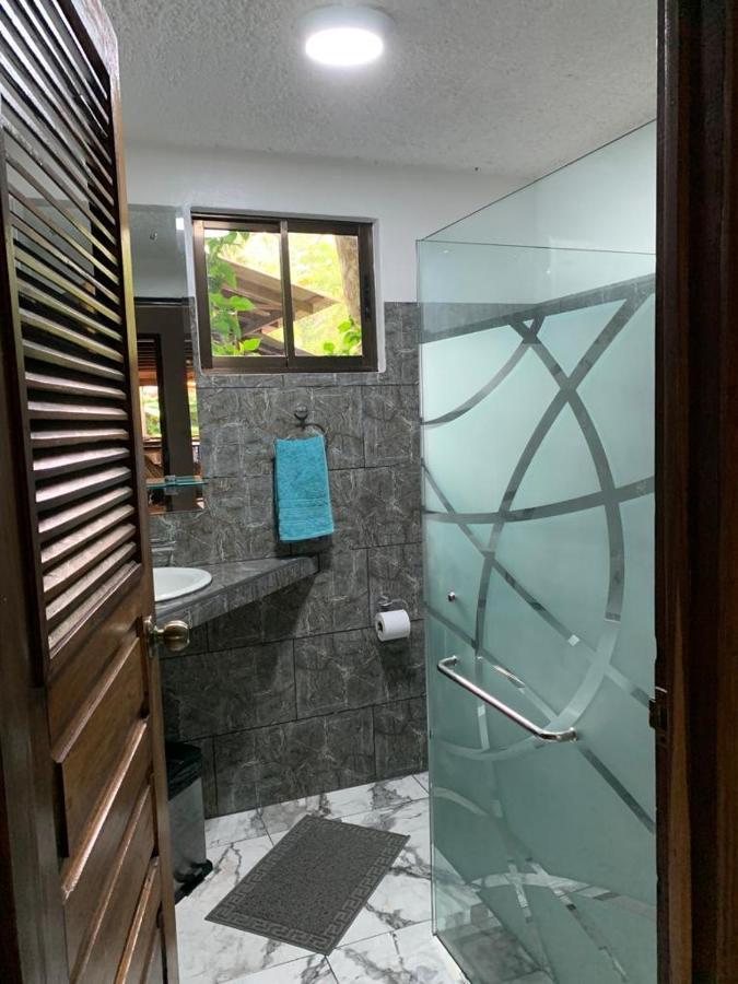 Casa Mambo Bed & Breakfast Cahuita Eksteriør bilde